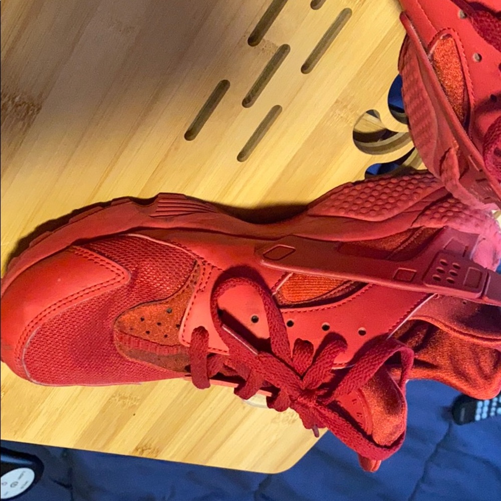 nike red huaraches